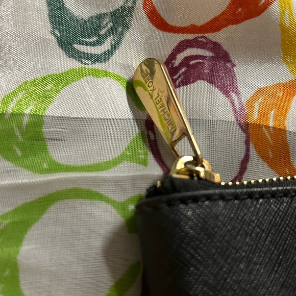 Black And Gold Michael Kors Tote Bag Purse - Picture 4 of 8